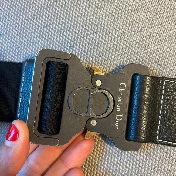 CHRISTIAN DIOR X SHAWN STUSSY Grained Calfskin Bee Saddle Bag Black - Picture 3 of 13